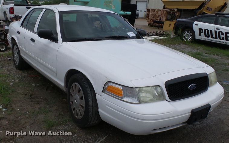 image for item DH7976 2006 Ford Crown Victoria Police Interceptor