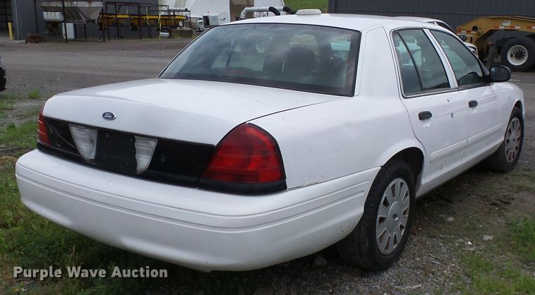 image for item DH7976 2006 Ford Crown Victoria Police Interceptor