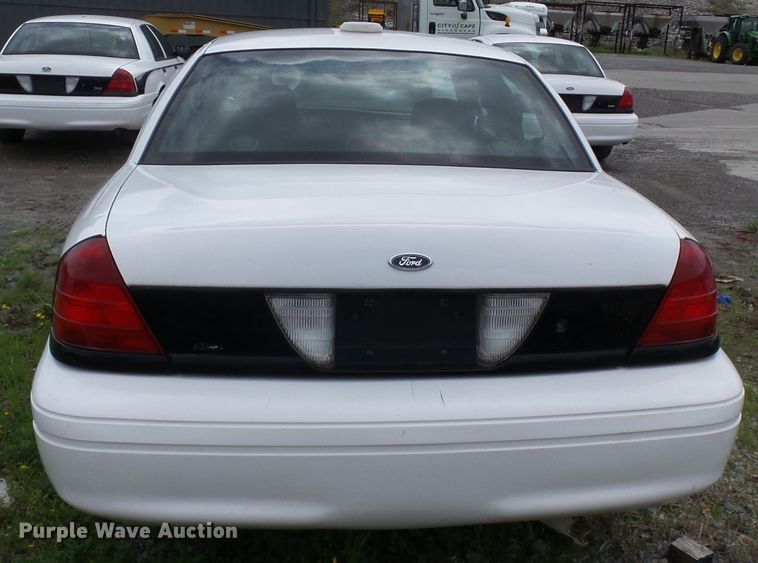 image for item DH7976 2006 Ford Crown Victoria Police Interceptor