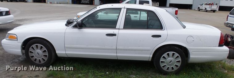 image for item DH7976 2006 Ford Crown Victoria Police Interceptor