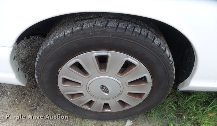 image for item DH7976 2006 Ford Crown Victoria Police Interceptor