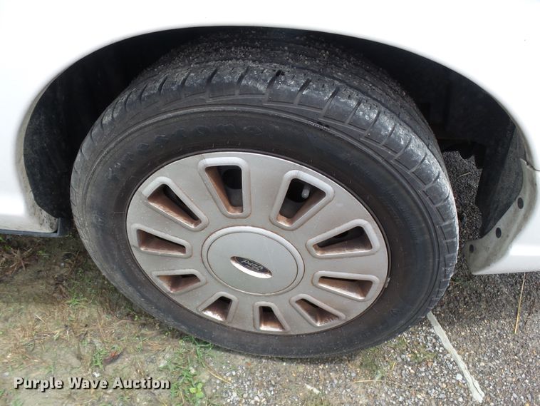 image for item DH7976 2006 Ford Crown Victoria Police Interceptor