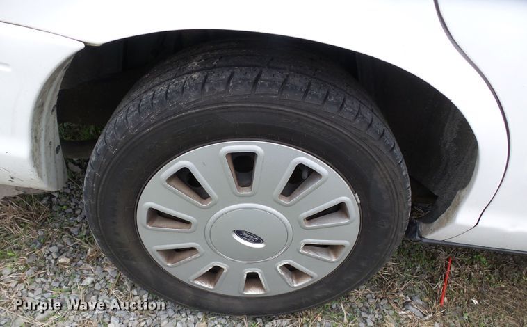 image for item DH7976 2006 Ford Crown Victoria Police Interceptor