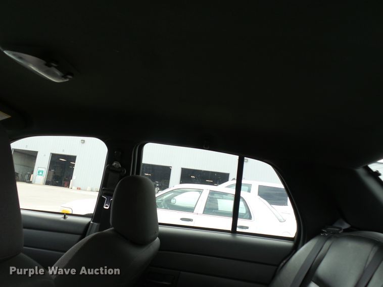 image for item DH7976 2006 Ford Crown Victoria Police Interceptor