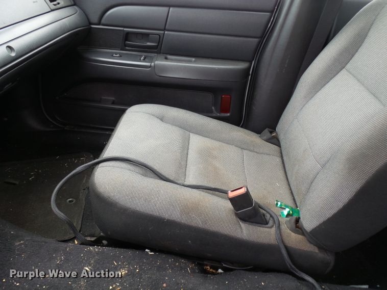 image for item DH7976 2006 Ford Crown Victoria Police Interceptor