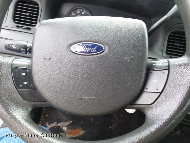 image for item DH7976 2006 Ford Crown Victoria Police Interceptor