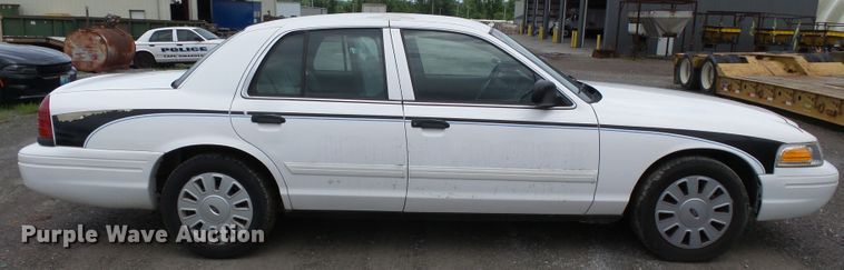 image for item DH7977 2010 Ford Crown Victoria Police Interceptor