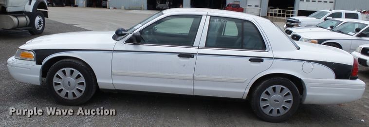 image for item DH7977 2010 Ford Crown Victoria Police Interceptor