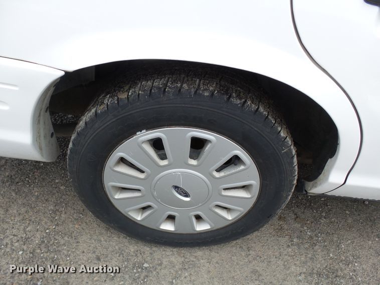 image for item DH7977 2010 Ford Crown Victoria Police Interceptor