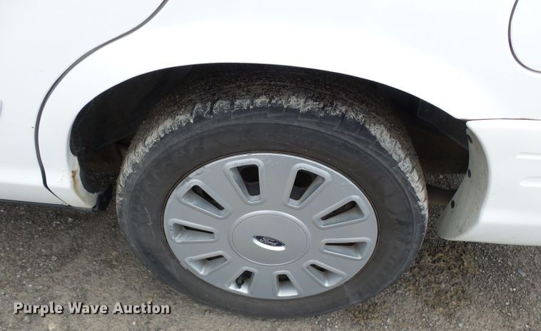 image for item DH7977 2010 Ford Crown Victoria Police Interceptor