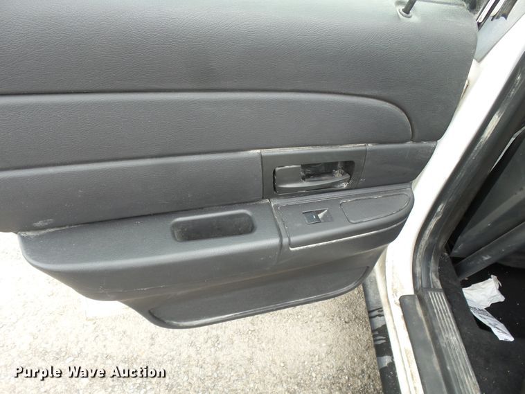 image for item DH7977 2010 Ford Crown Victoria Police Interceptor