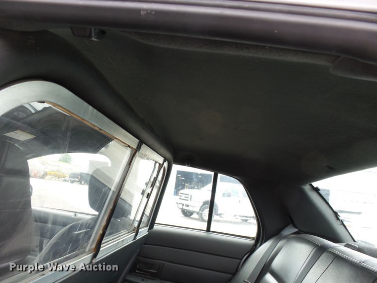 image for item DH7977 2010 Ford Crown Victoria Police Interceptor