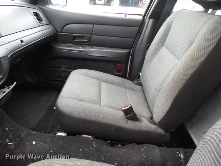 image for item DH7977 2010 Ford Crown Victoria Police Interceptor