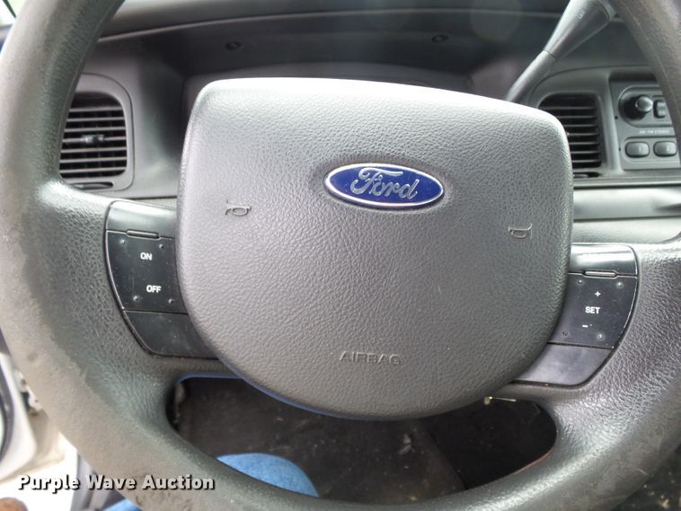 image for item DH7977 2010 Ford Crown Victoria Police Interceptor