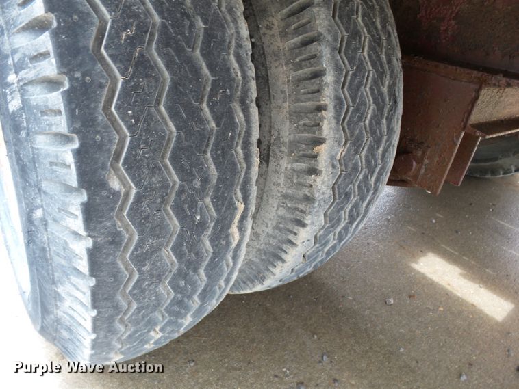 image for item DH7996 1992 Trail King TK20 equipment trailer