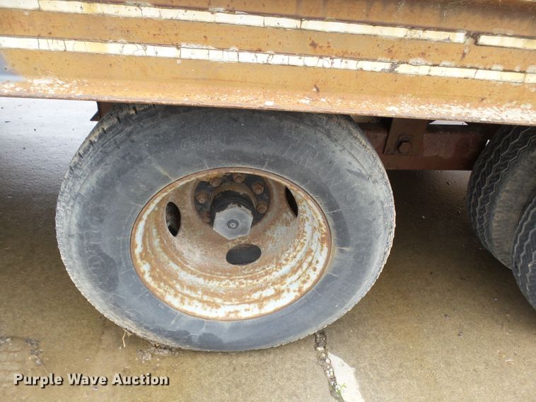 image for item DH7996 1992 Trail King TK20 equipment trailer