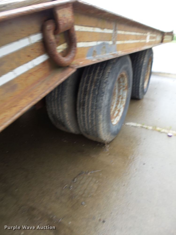 image for item DH7996 1992 Trail King TK20 equipment trailer