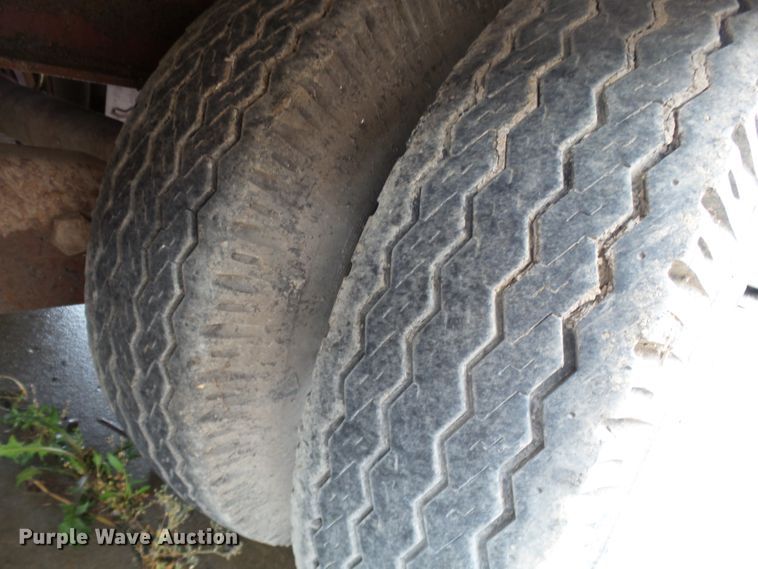 image for item DH7996 1992 Trail King TK20 equipment trailer