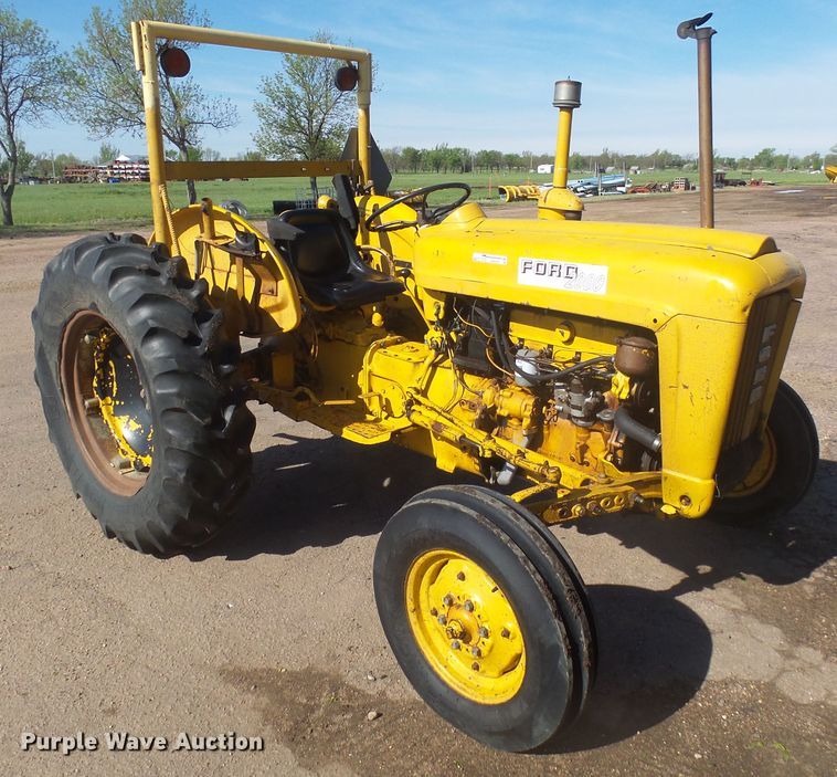 image for item DX9224 1964 Ford 2000  tractor