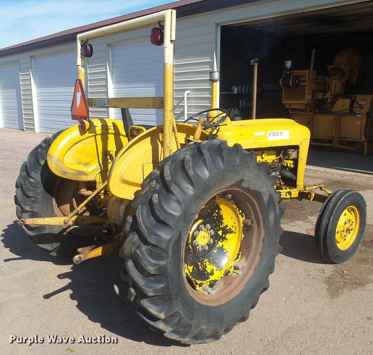 image for item DX9224 1964 Ford 2000  tractor