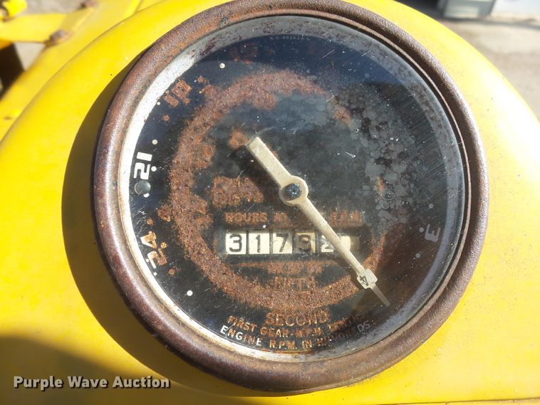 image for item DX9224 1964 Ford 2000  tractor