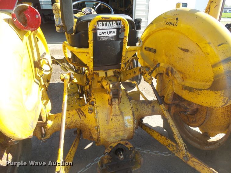 image for item DX9224 1964 Ford 2000  tractor
