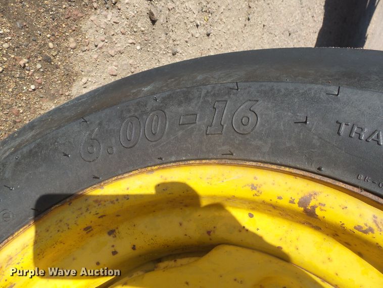 image for item DX9224 1964 Ford 2000  tractor