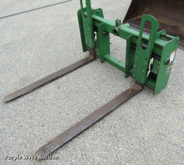 image for item FD9443 2003 John Deere 6420L  MFWD tractor