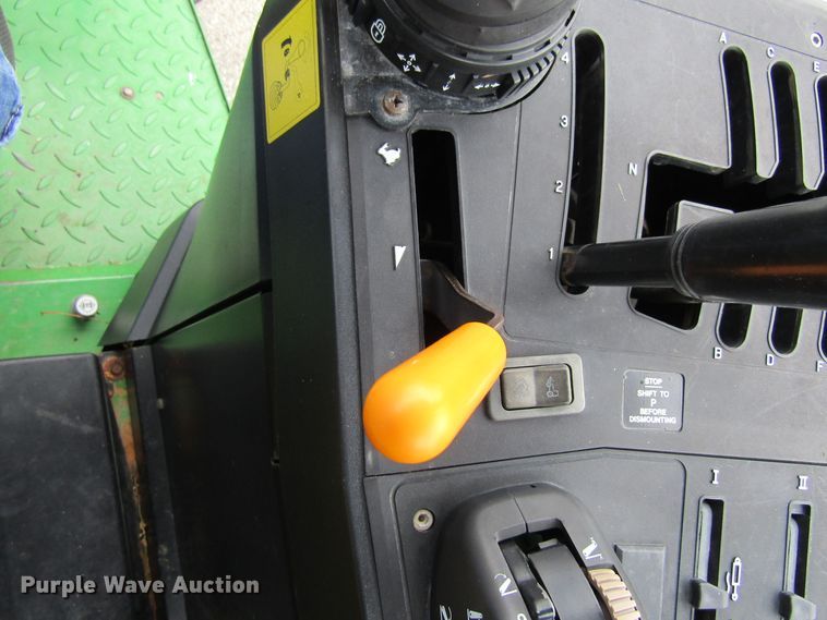 image for item FD9443 2003 John Deere 6420L  MFWD tractor