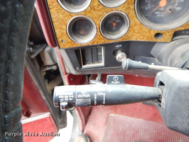 image for item GN9362 1991 Chevrolet Suburban  SUV