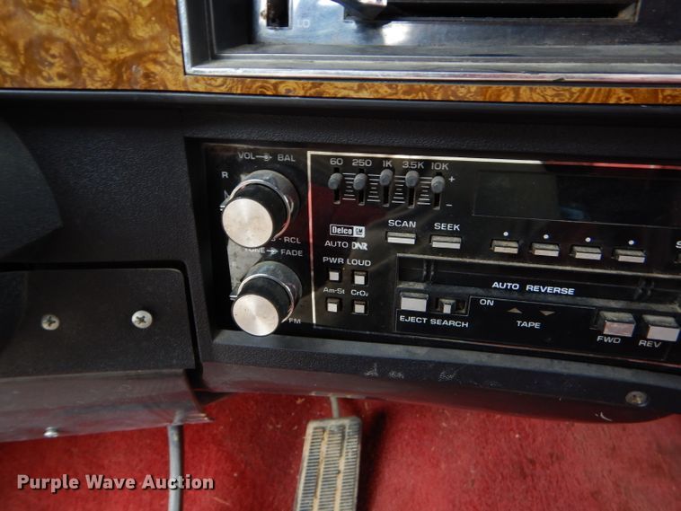 image for item GN9362 1991 Chevrolet Suburban  SUV