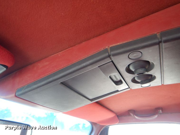 image for item GN9362 1991 Chevrolet Suburban  SUV