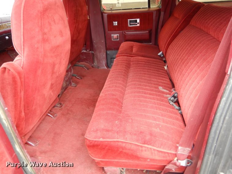 image for item GN9362 1991 Chevrolet Suburban  SUV