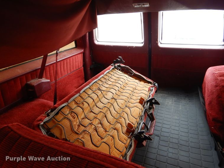 image for item GN9362 1991 Chevrolet Suburban  SUV