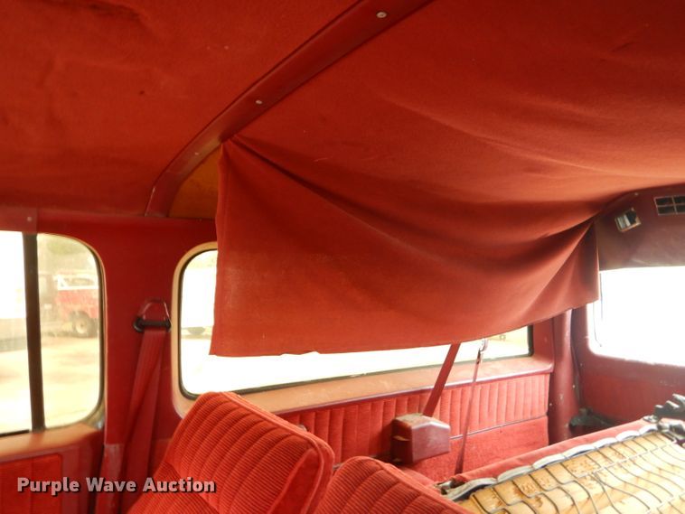 image for item GN9362 1991 Chevrolet Suburban  SUV