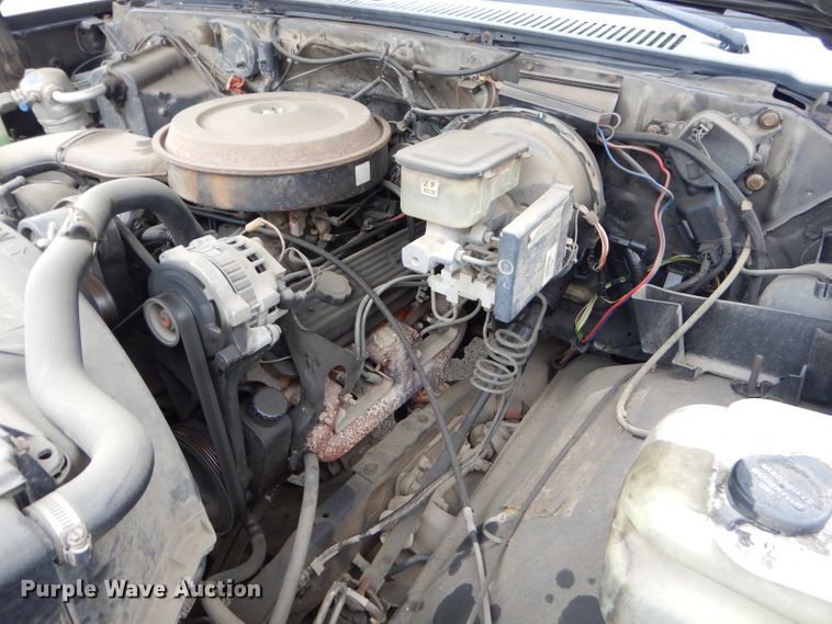 image for item GN9362 1991 Chevrolet Suburban  SUV