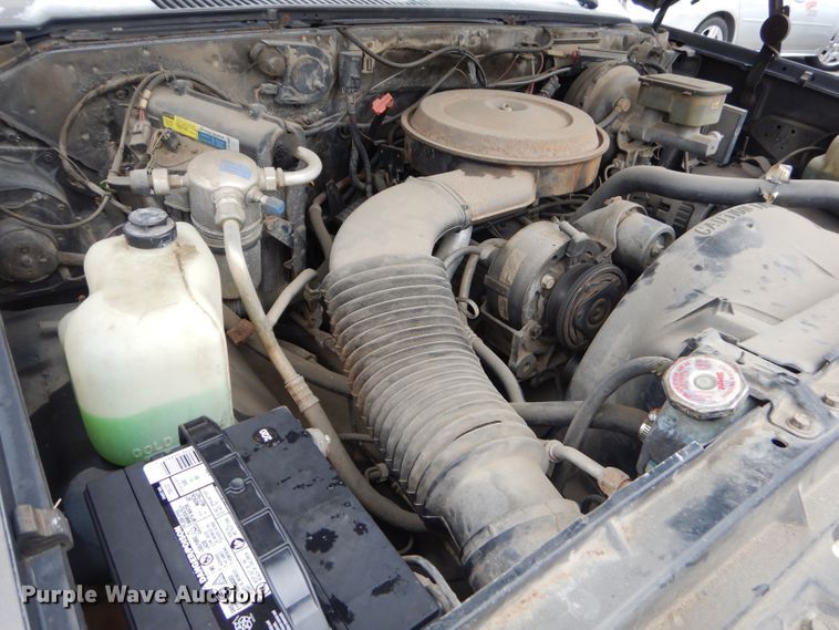 image for item GN9362 1991 Chevrolet Suburban  SUV