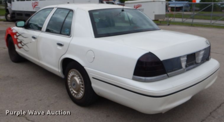 image for item GN9365 1998 Ford Crown Victoria Police Interceptor