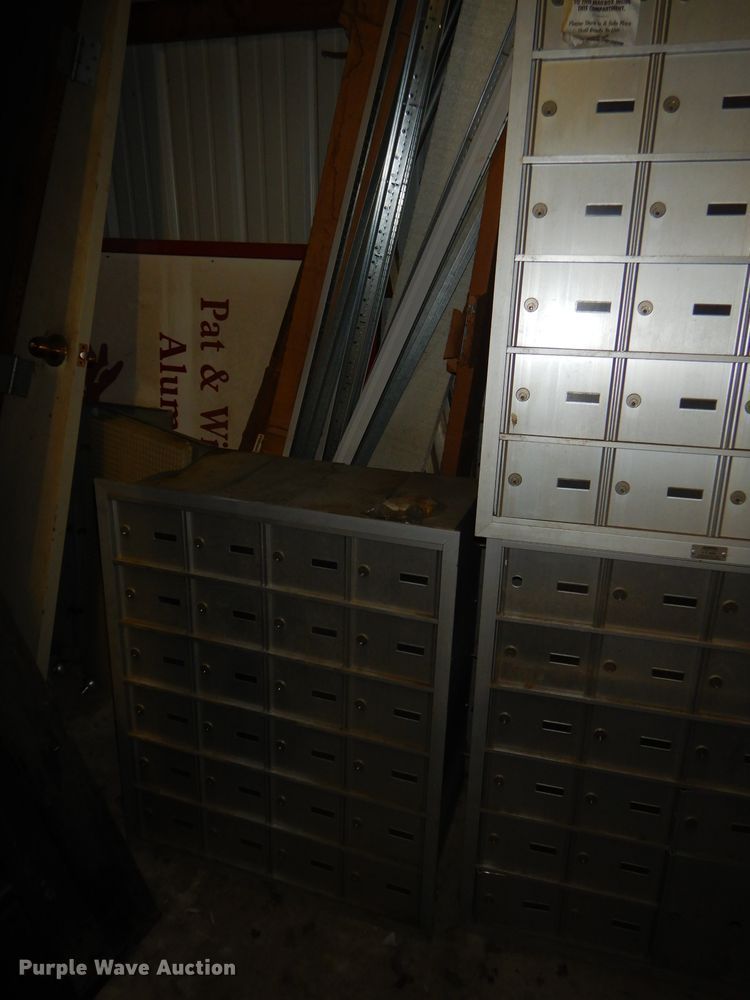 image for item GN9366 (3) mailboxes