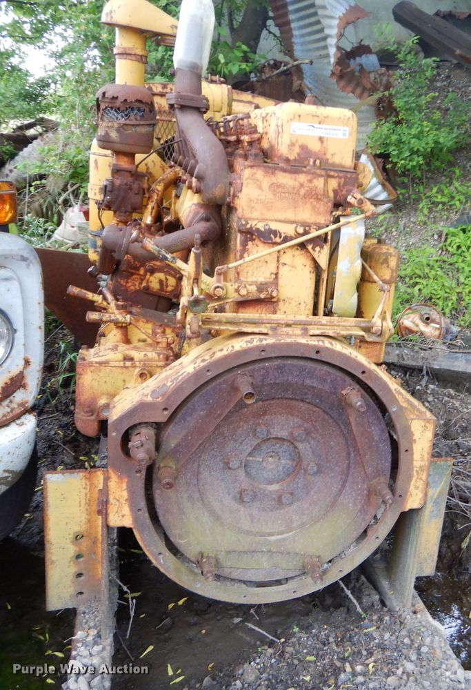 image for item GN9384 Caterpillar six cylinder diesel engine