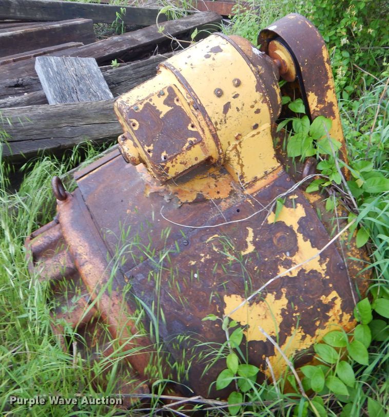 image for item GN9384 Caterpillar six cylinder diesel engine