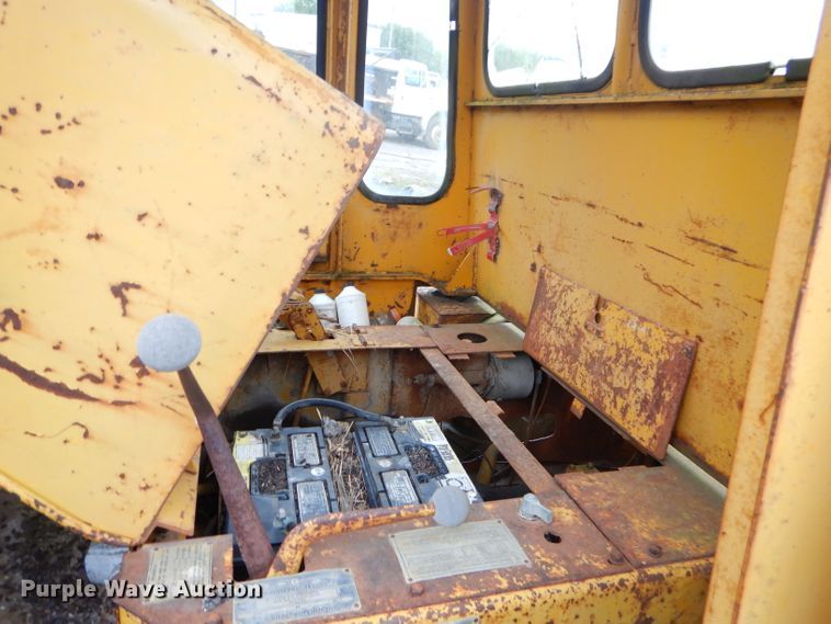 image for item GN9385 1966 Caterpillar 950  wheel loader