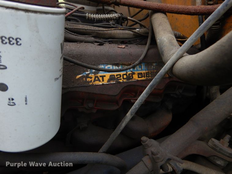 image for item GN9386 1980 International 1854  utility truck