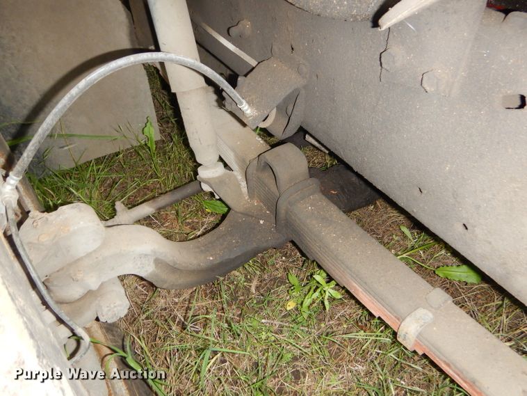 image for item GN9386 1980 International 1854  utility truck