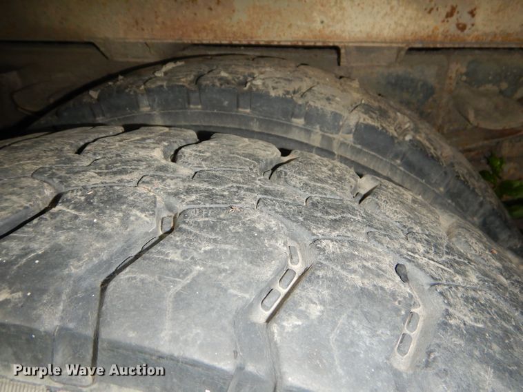 image for item GN9386 1980 International 1854  utility truck