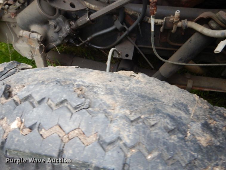 image for item GN9386 1980 International 1854  utility truck