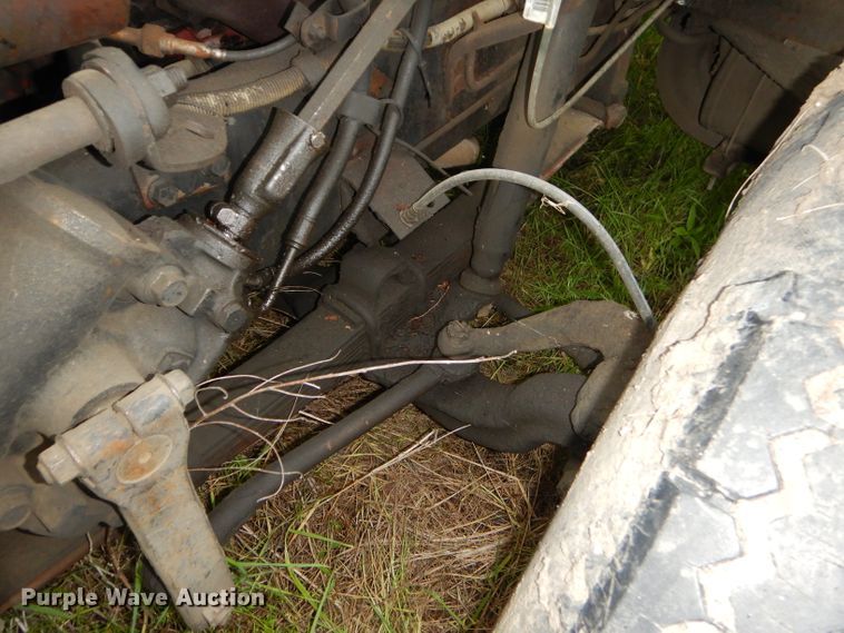 image for item GN9386 1980 International 1854  utility truck