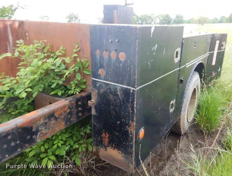 image for item GN9386 1980 International 1854  utility truck