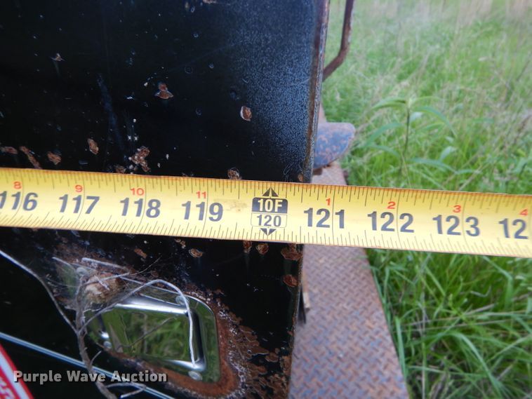 image for item GN9386 1980 International 1854  utility truck