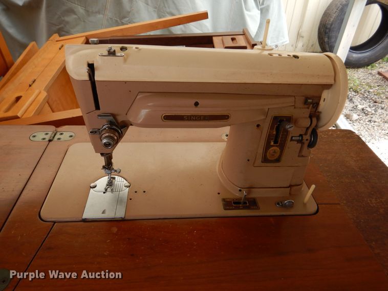 image for item GO9170 (9) sewing machines